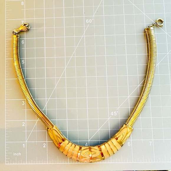 🔥 RARE Vintage Modernist Gold Tone Enameled Omega Necklace. - Picture 9 of 15